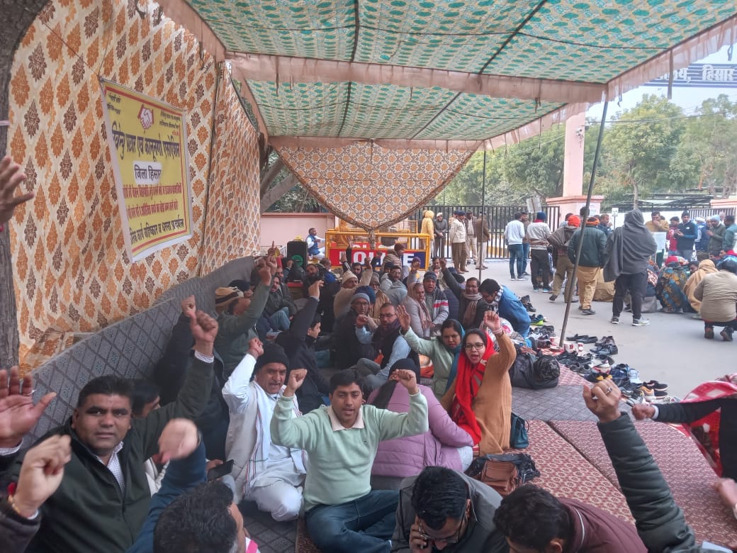 Jamabandhi due to strike of Patwaris and lawmen, people kept wandering for residential certificate