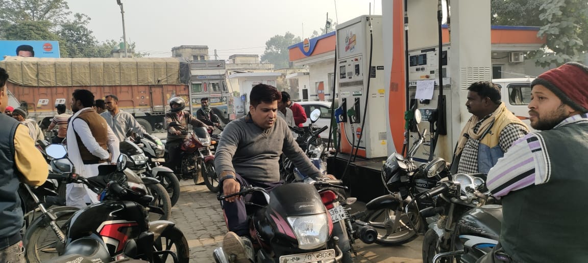 Petrol and diesel ran out at the pumps, gas cylinders were not supplied.