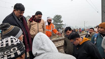 Gangman cleaning the track dies after being hit by train, commotion