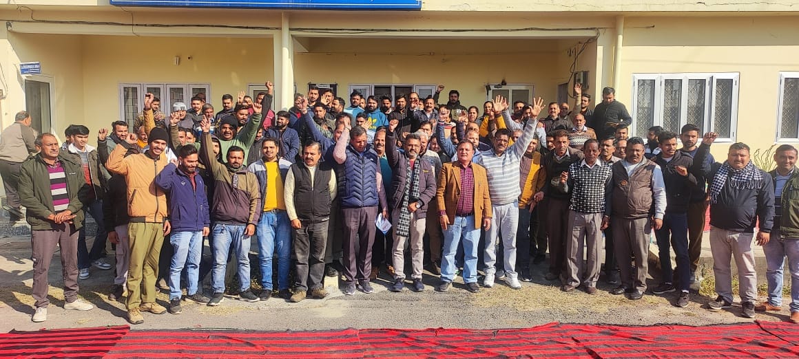 Four days of new year passed, salary union not received