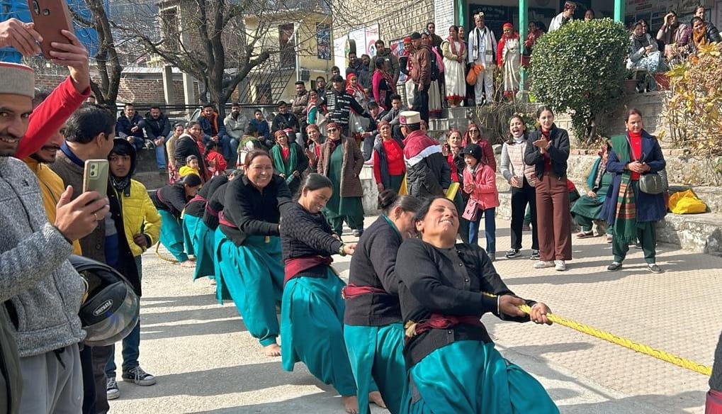 Hidimba Mahila Mandal won the title of tug of war competition