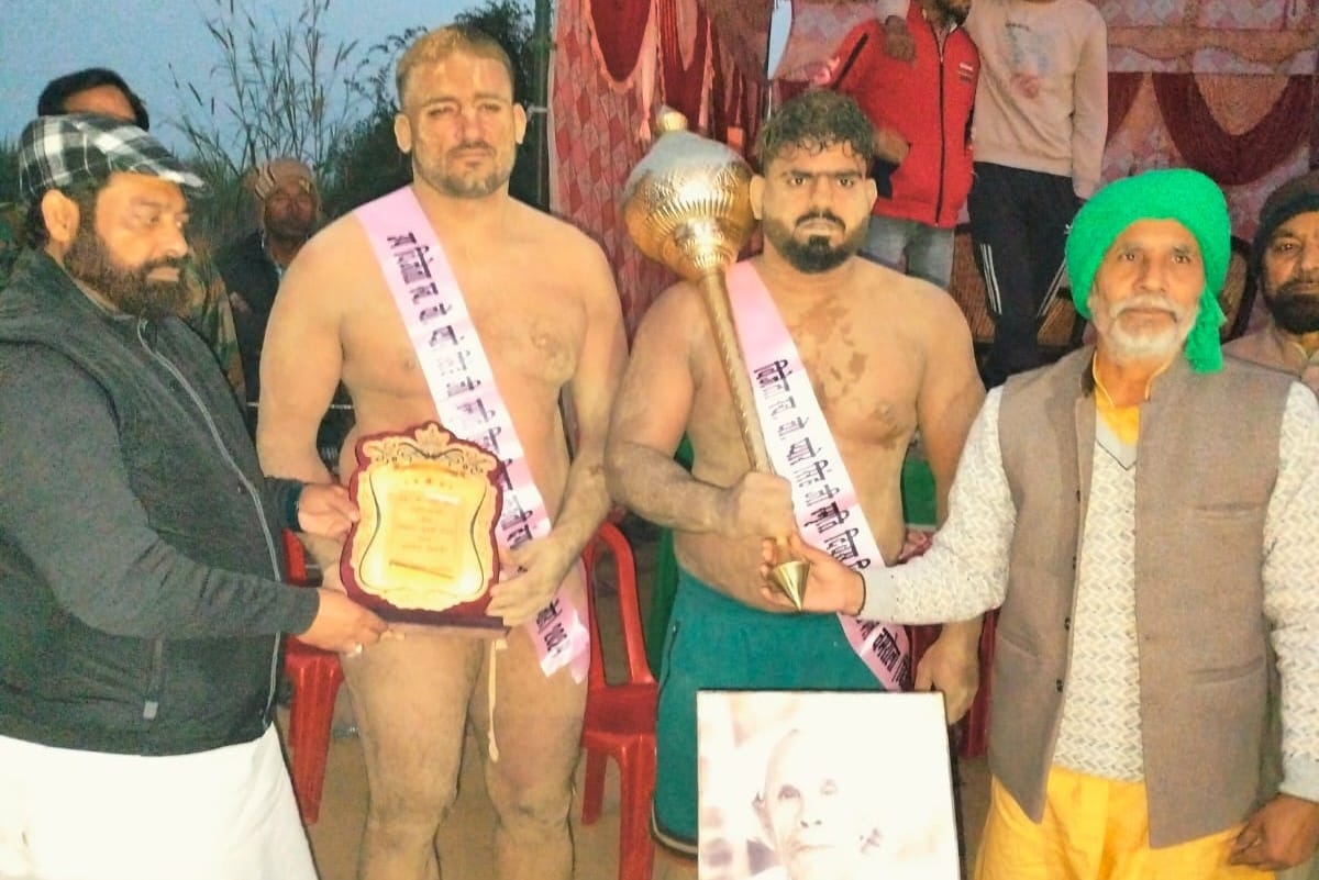 Delhi's Sumit Pehalwan won the open title.