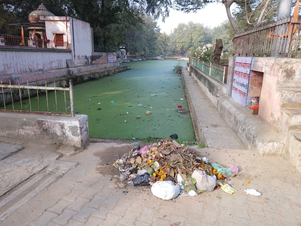 Piles of garbage on big and small ponds, devotees worried