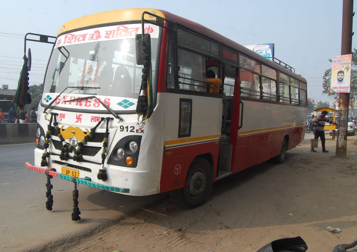 Four passengers including a woman were made unconscious by mixing intoxicants in tea haridwar Uttarakhand