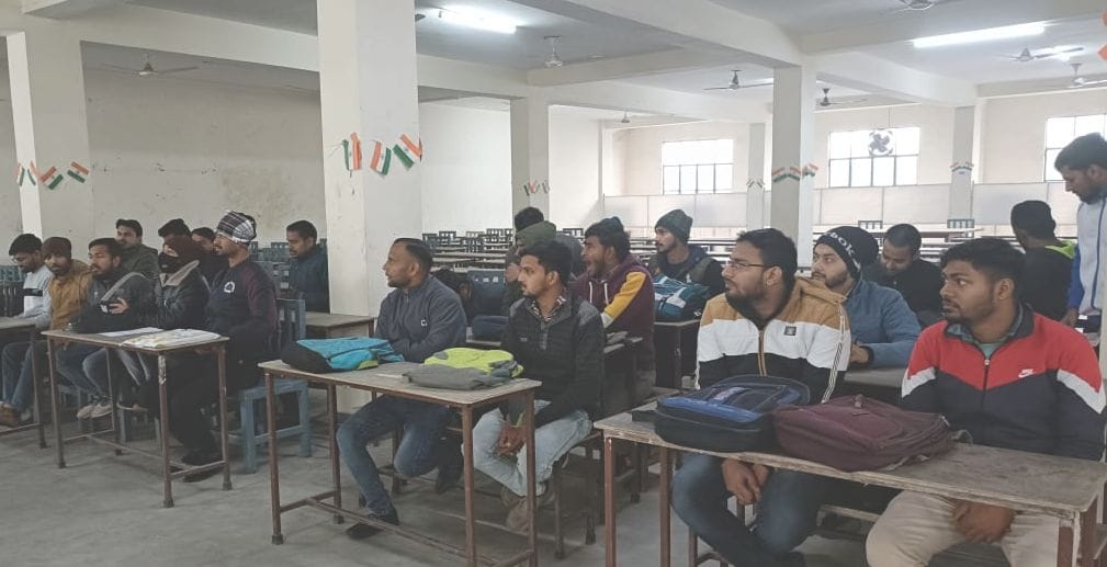 Only one company reached the employment fair, 25 candidates were selected