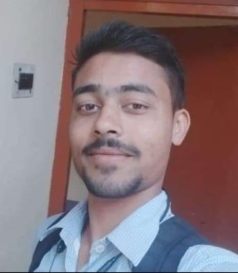 Bike and truck of students going for examination collide, one dead