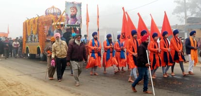 Grand city kirtan taken out on Guru Gobind Singh Prakashotsav