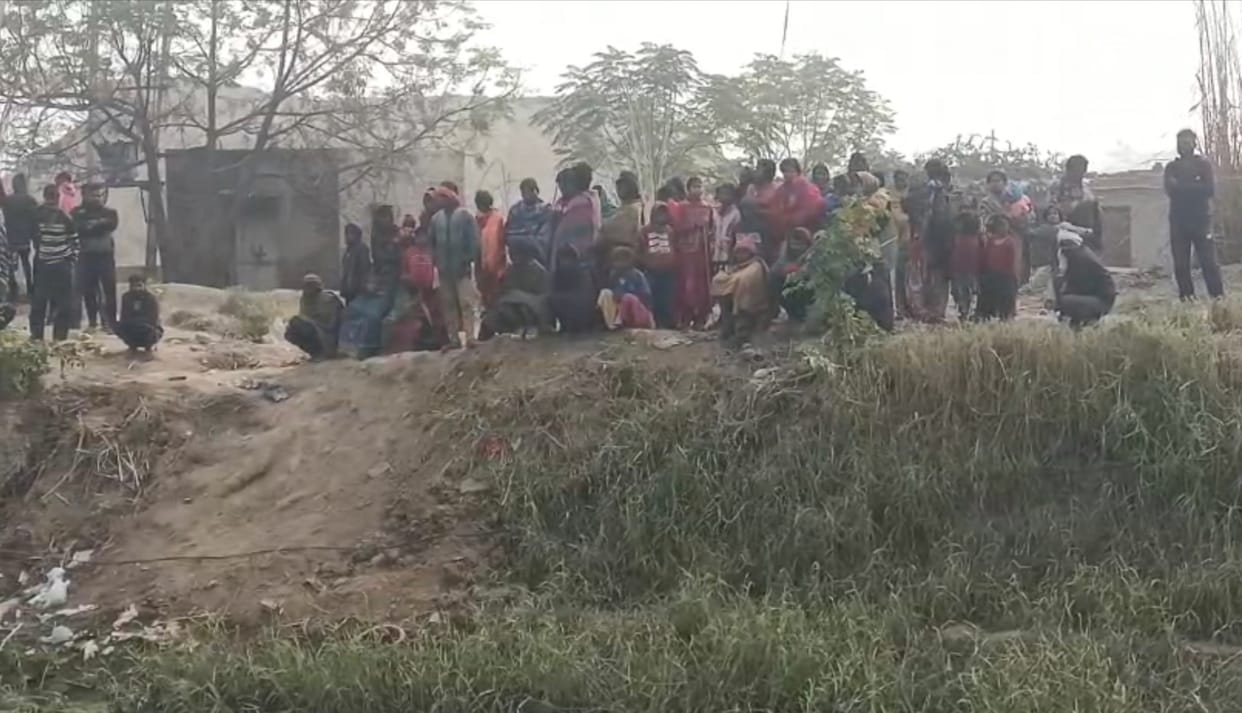 12 year old daughter of a laborer drowned in a miner not found even on the second day