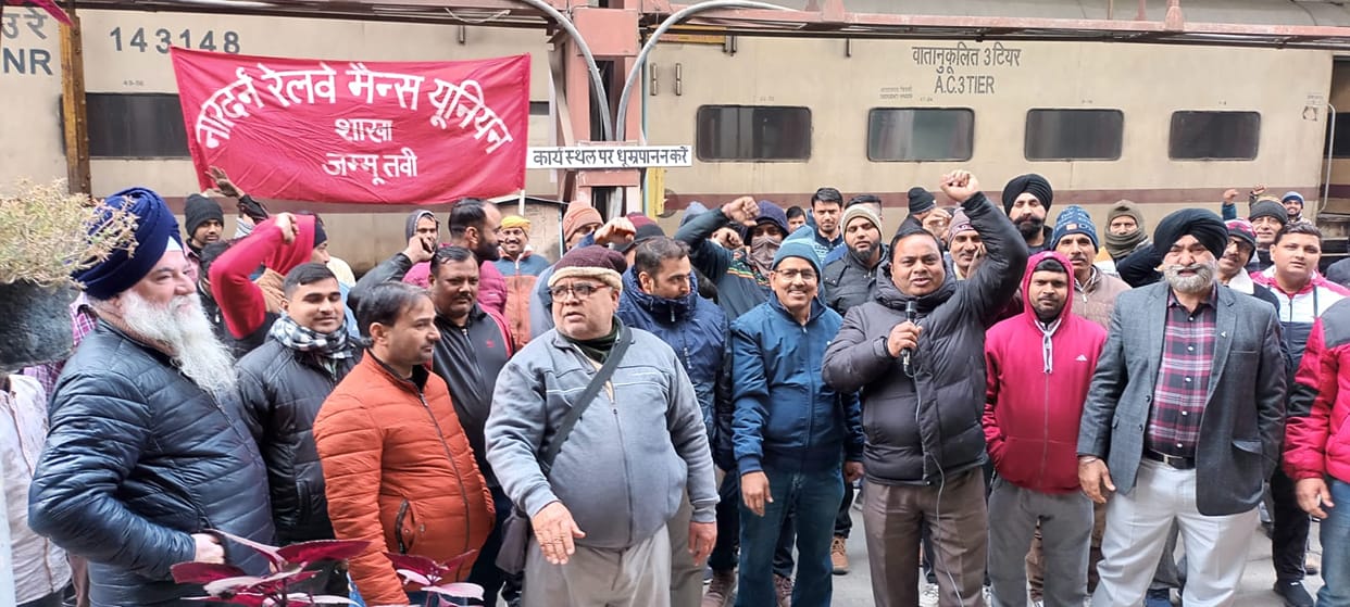 old pension, hunger strike, railway workers