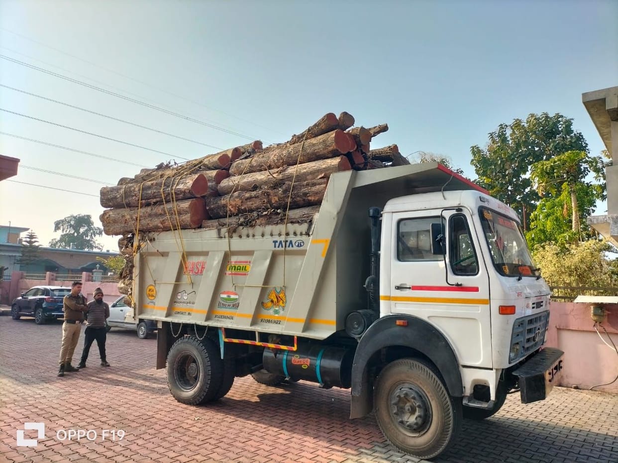 Eight vehicles caught in overloading in Tanakpur
