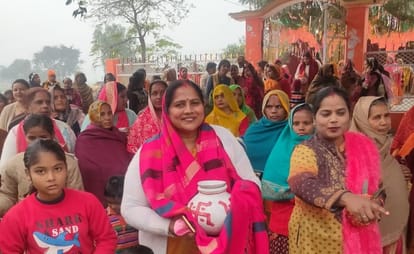 Worshiped Akshat and invitation cards distributed in city and rural areas