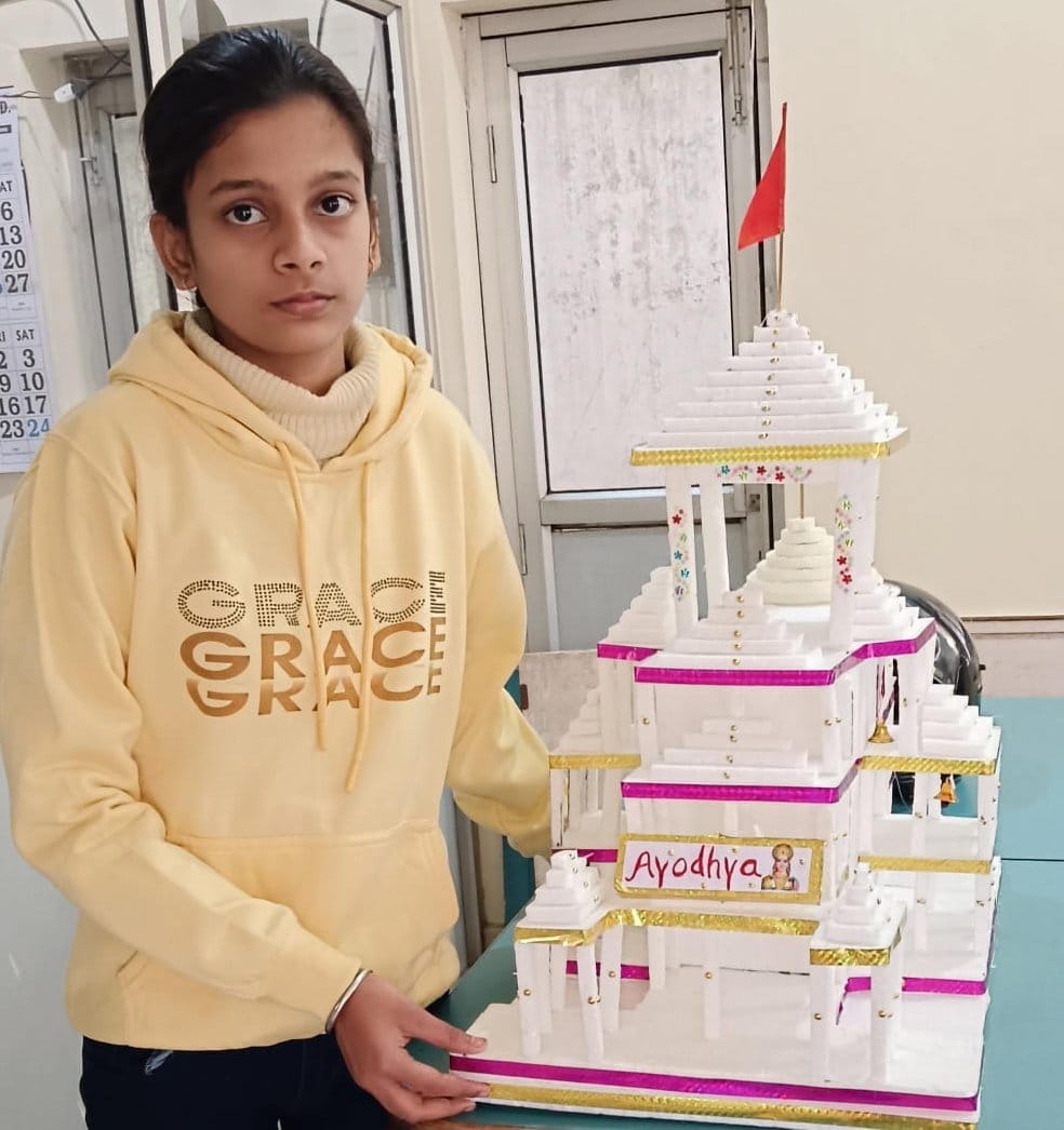 Yashi of seventh class made two and a half feet high Ram temple model