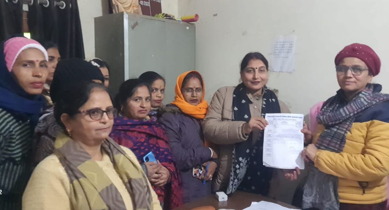 Anganwadi workers submitted memorandum to CDPO