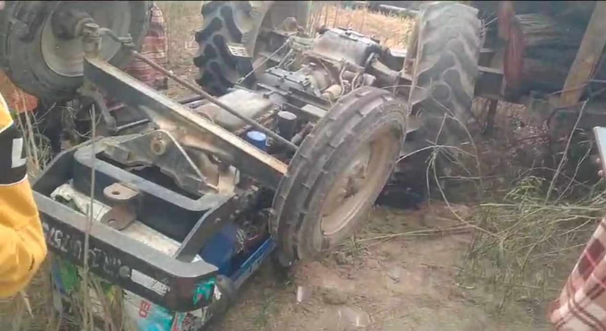 Two laborers from Sirsa died after tractor-trolley overturned in Fatehabad.