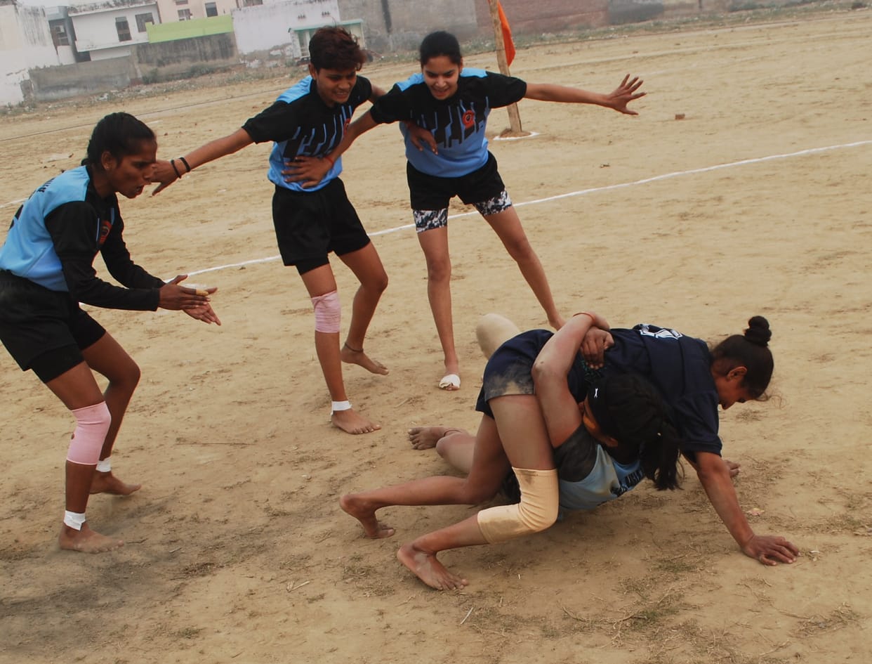 PC Bagla's men's and women's team winners in Circle Kabaddi