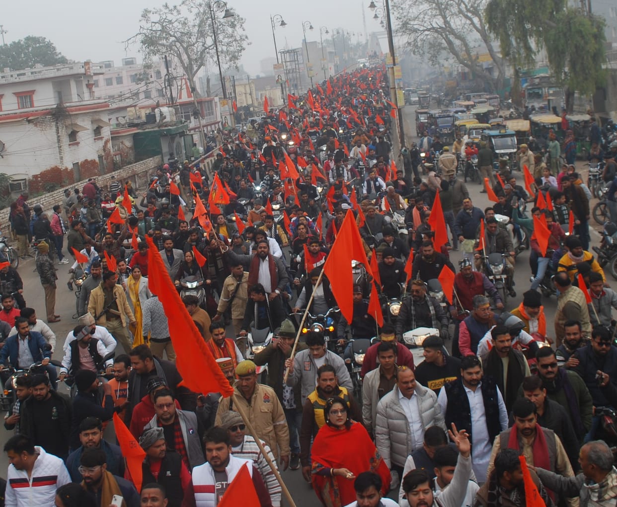 The echo of Jai Shri Ram remained at the doorstep of Braj.