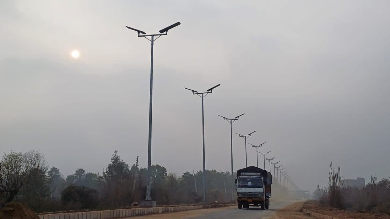 Cold wave increases chill, dense fog expected till eight, yellow alert issued