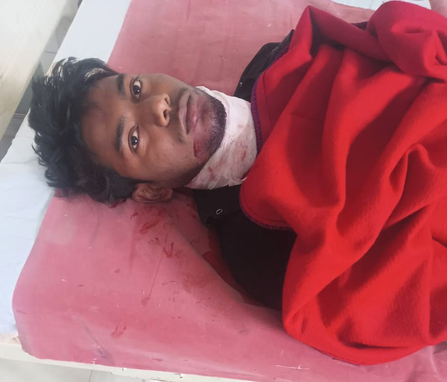 Student's throat slit with paper cutter for demanding Rs 500 as wages