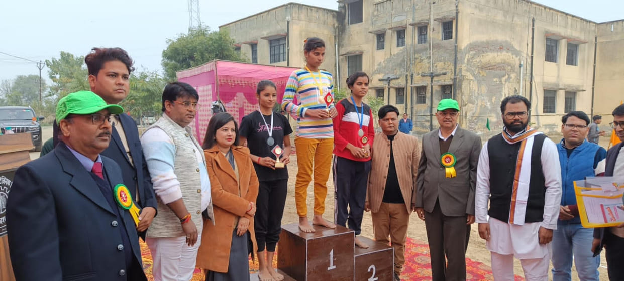 Vimal won in 1500 meter race and Anjali won in 400 meter race.