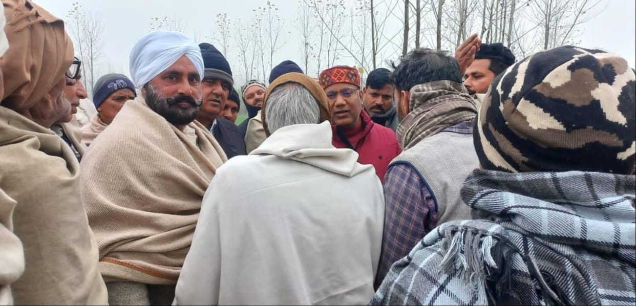 Villagers protested against the team that arrived to break the culvert