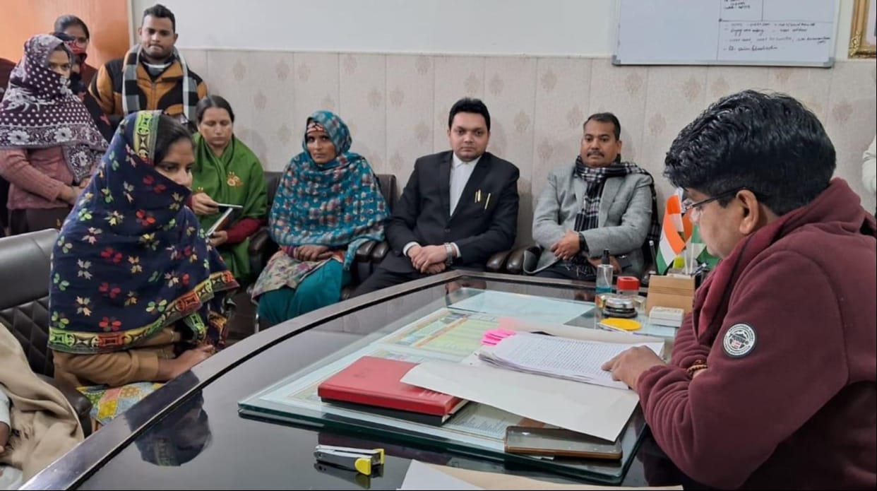 Administration frightened by woman's warning of self-immolation along with her family