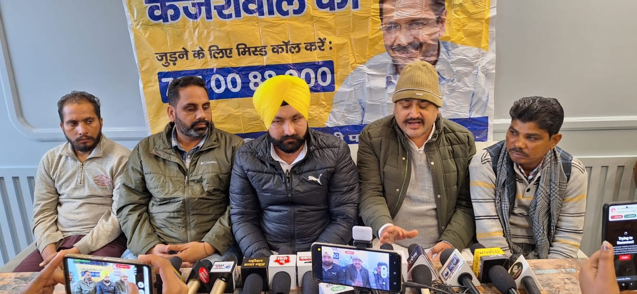 AAP councilors accused Karan Singh Chautala and district administration of commission taking