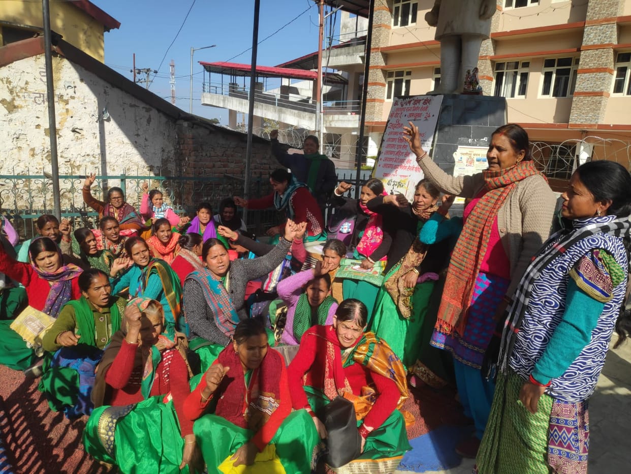 Food mothers protest against the government