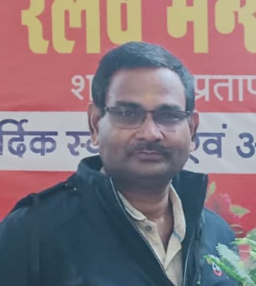 Railway workers sitting on hunger strike demanding restoration of old pension
