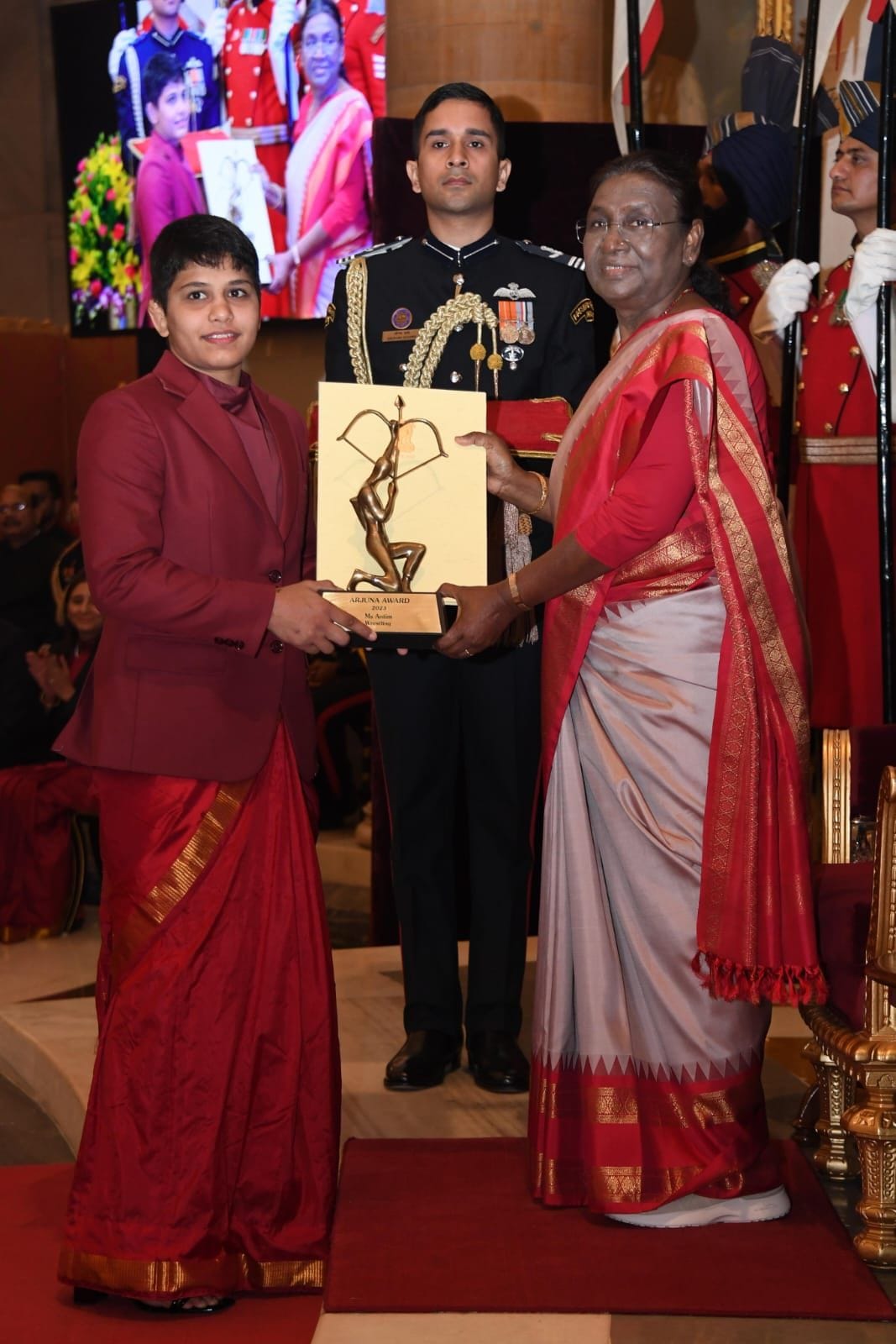 "Arjun" became the finalist, father said - seeing the award in the hands of his daughter, his chest swelled with pride