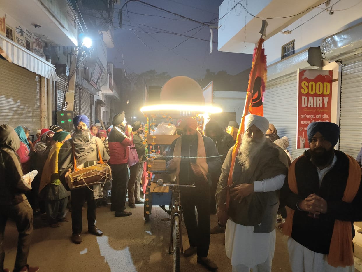 Prabhat Pheri organized on the occasion of Prakash Utsav