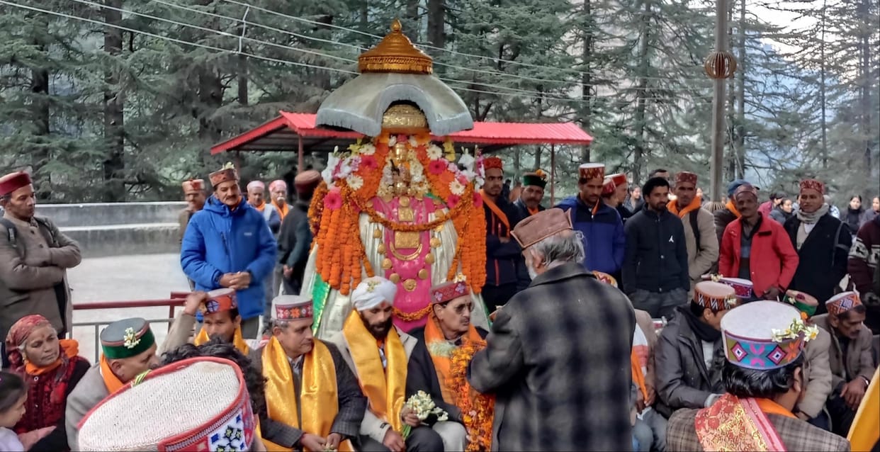 Sheshnag Jibhi's golden umbrella, stick's prestige