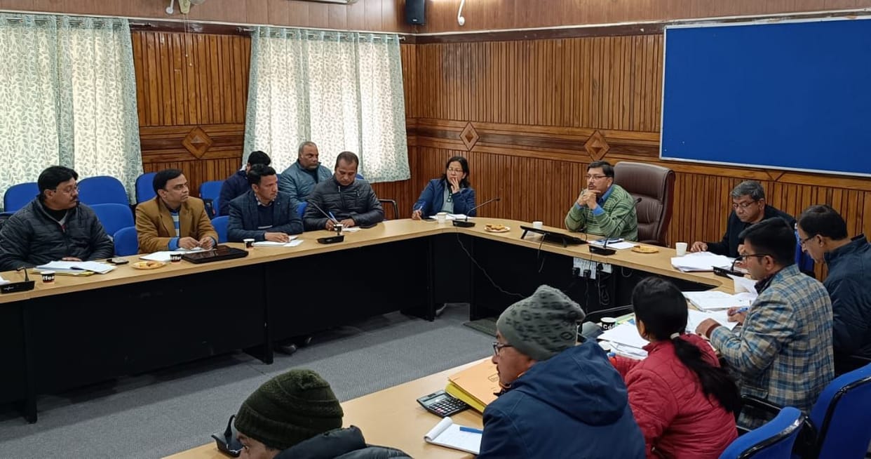 Make districts proficient in the field of education in Samagra Shiksha Abhiyan: DM