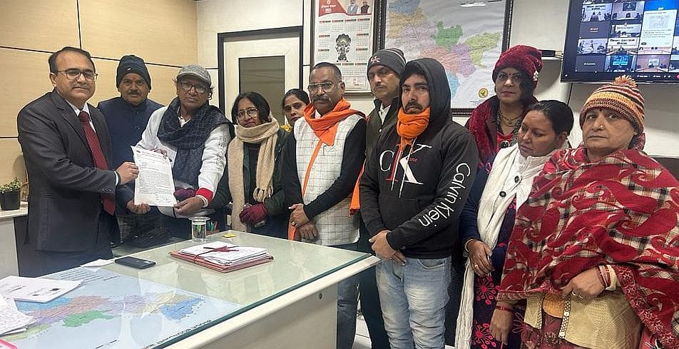 Demand for hanging of Mahesh Panchal's killers and financial assistance to the family