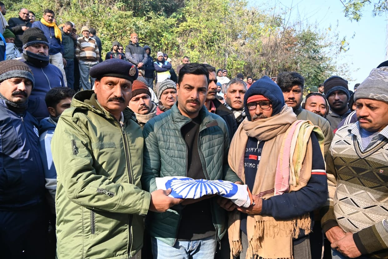 Bid farewell to ITBP jawan with tearful eyes