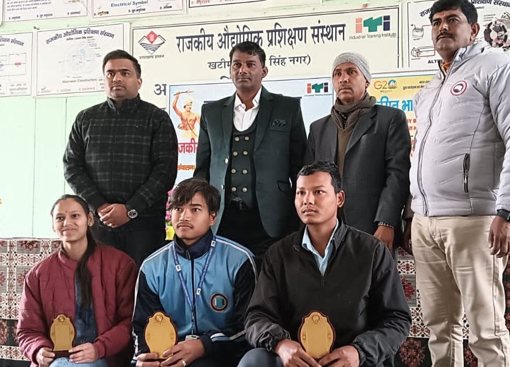 Vineet Rana first in district level speech competition