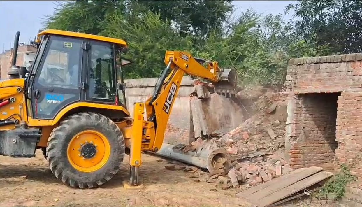 Illegal plating destroyed in Chilbila, encroachment removed in Kohdaur