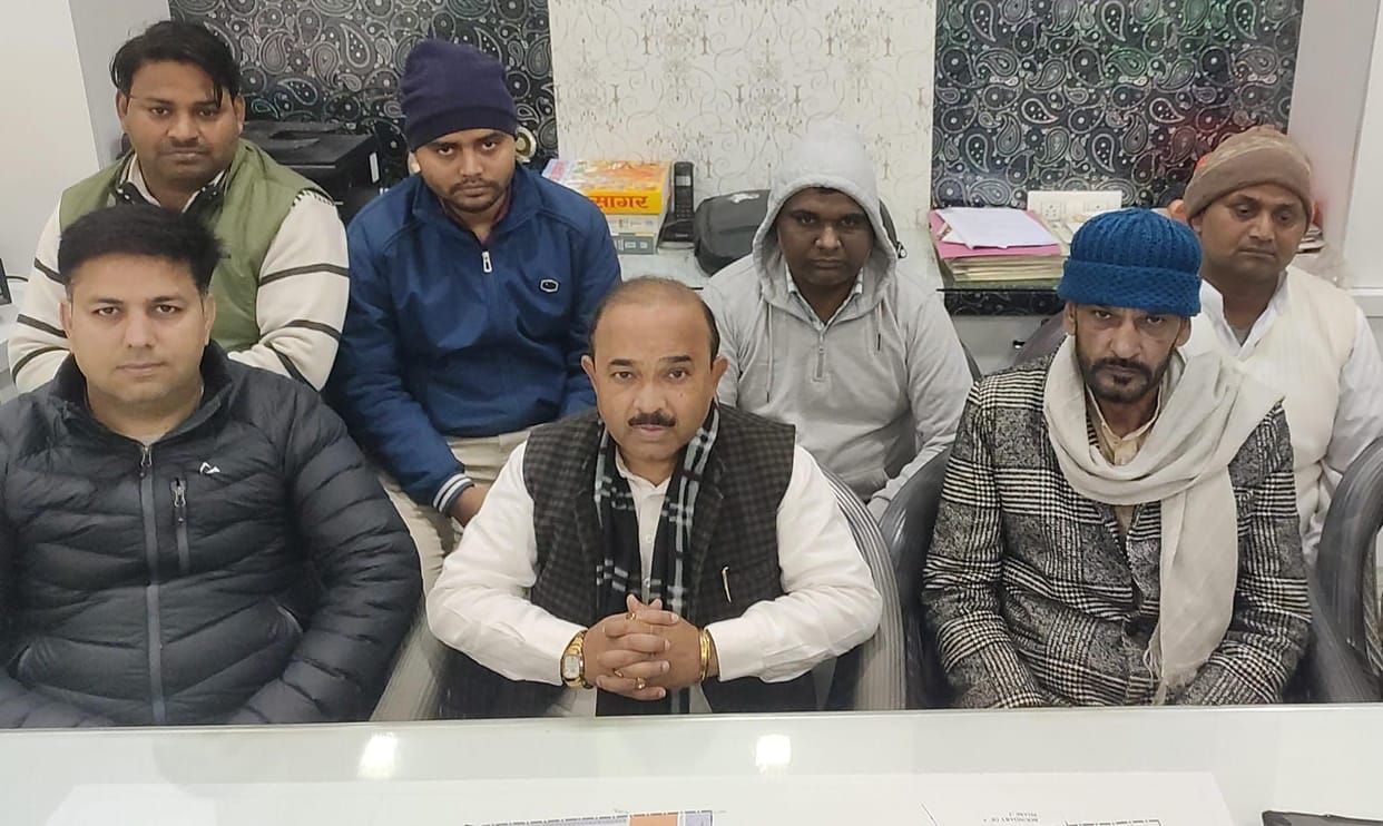 10 AAP officials resigned