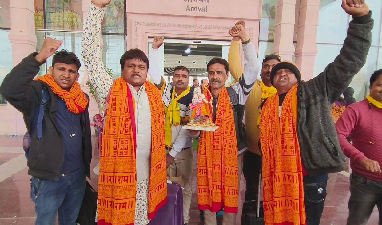 Ayodhya-Ahmedabad flight starts...148 passengers happy, reaching in two and a half hours