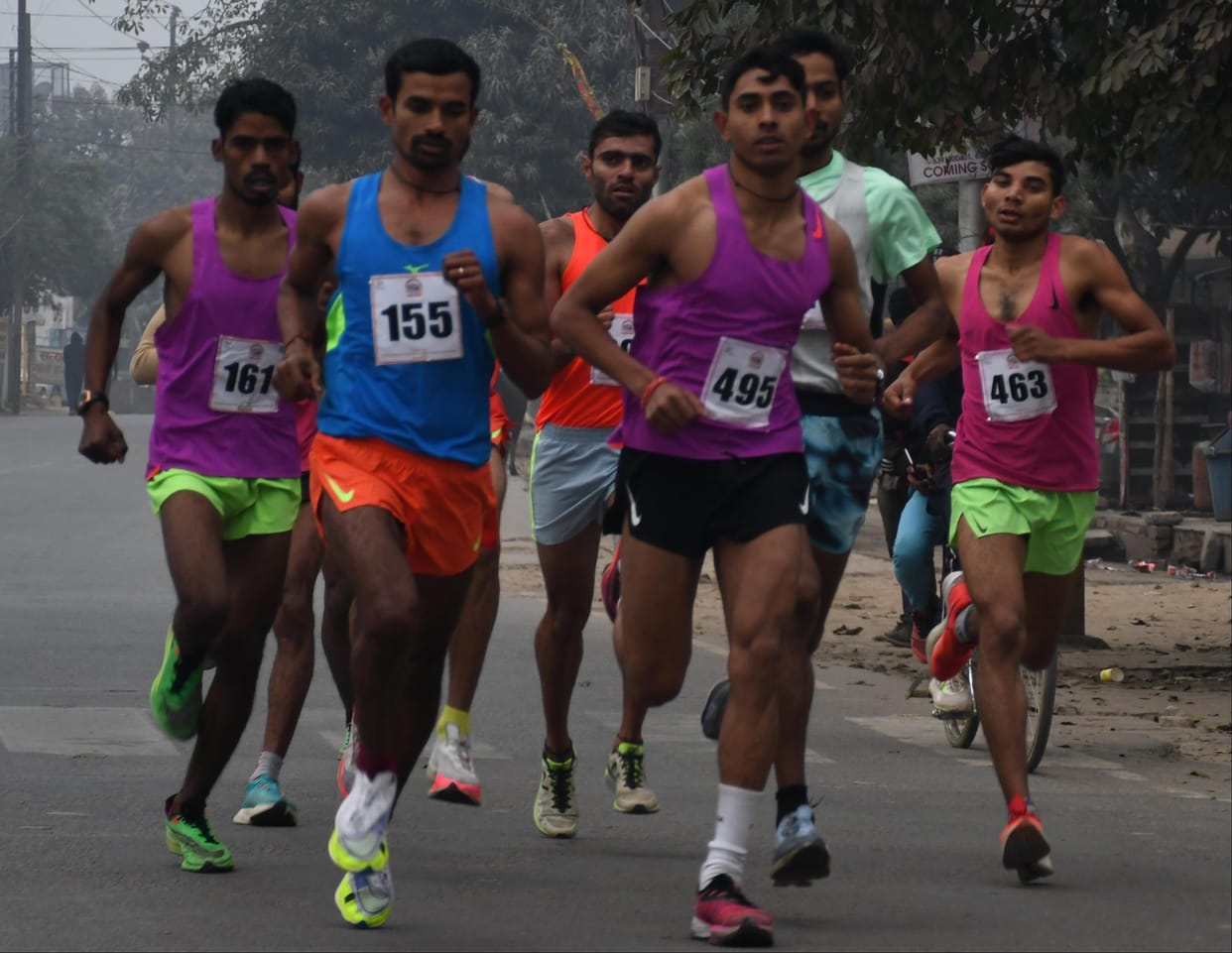Yunus of Pilibhit and Ruby of Gorakhpur became winners of state level half marathon.