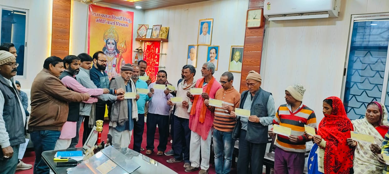 Check distributed among deceased dependents