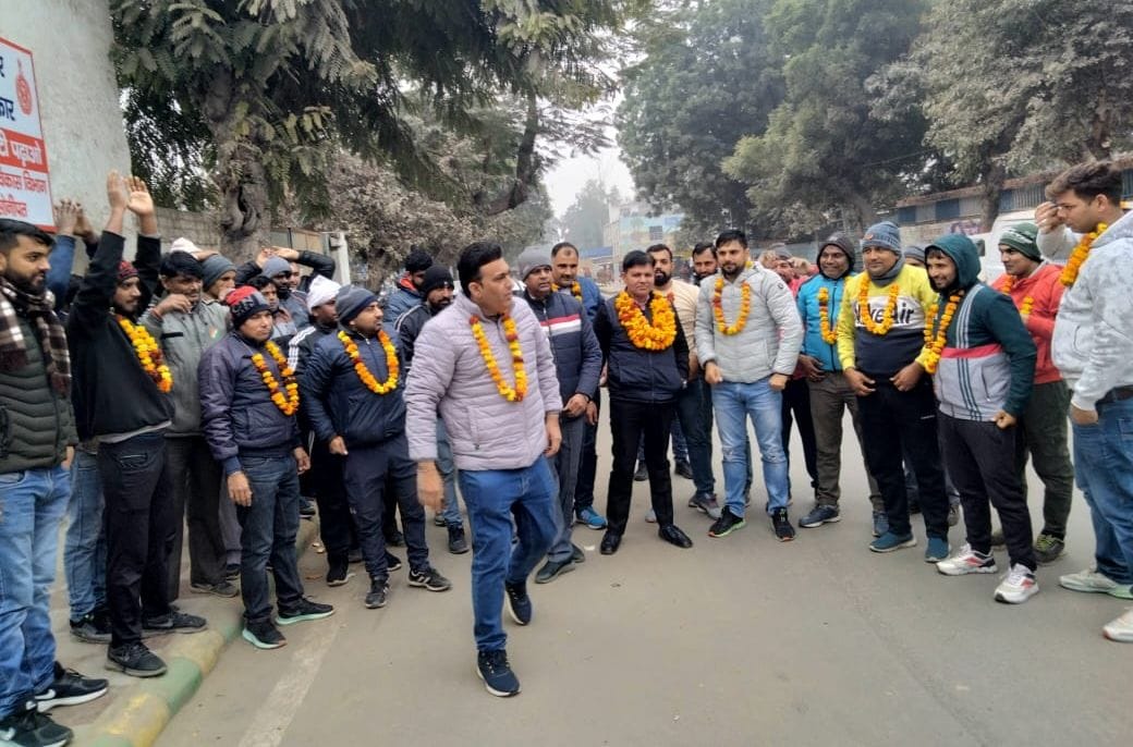 Railway employees go on hunger strike demanding restoration of old pension
