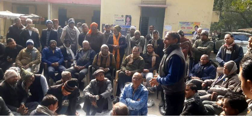 Protest continues against not filing advocate's report