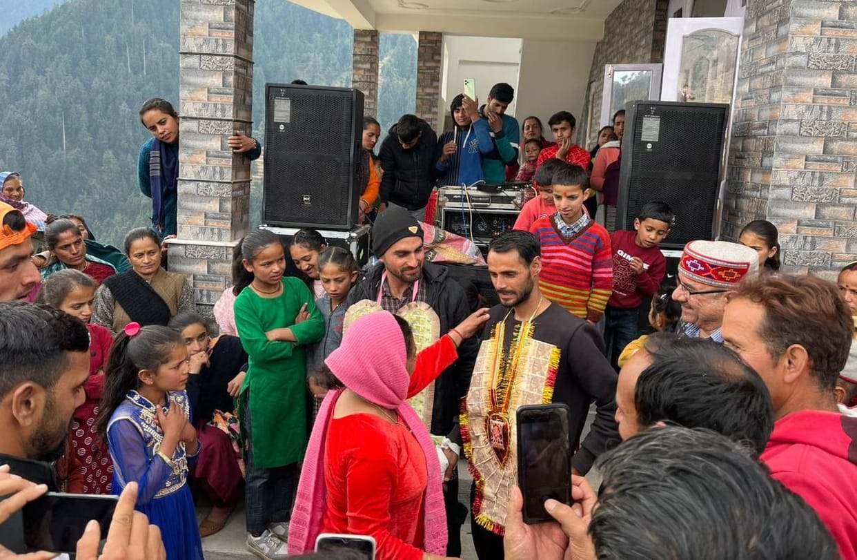 Road brought happiness a day before Lohri, people danced vigorously