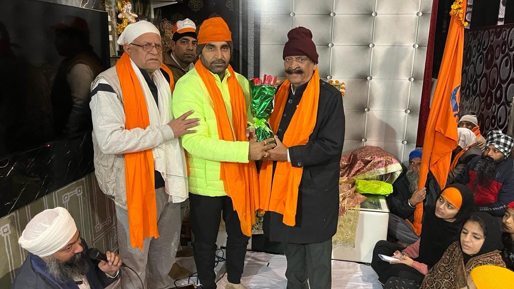 Gurudwara manager congratulated Naresh Yadav