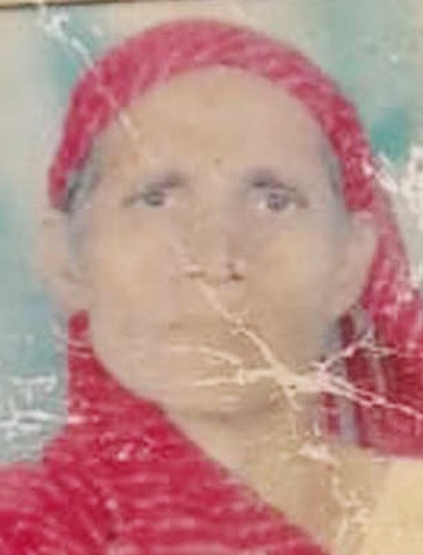Now who will treat me? Saying this, the sick son who was clinging to his mother's dead body also died.