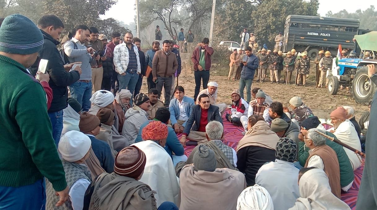 Opposition to installation of tower...Sarpanch Ekta Samiti united on detaining farmers and Sarpanch