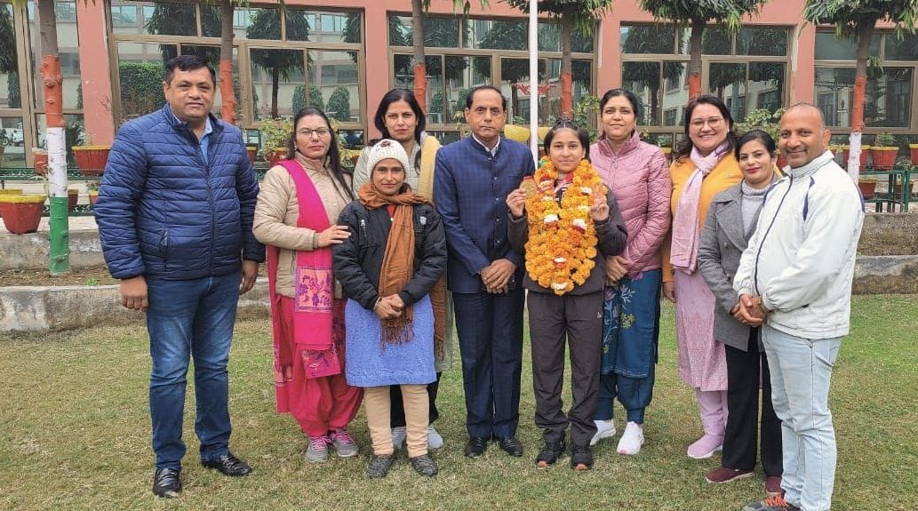 Garima welcomed back after winning gold in the National School Sports Competition
