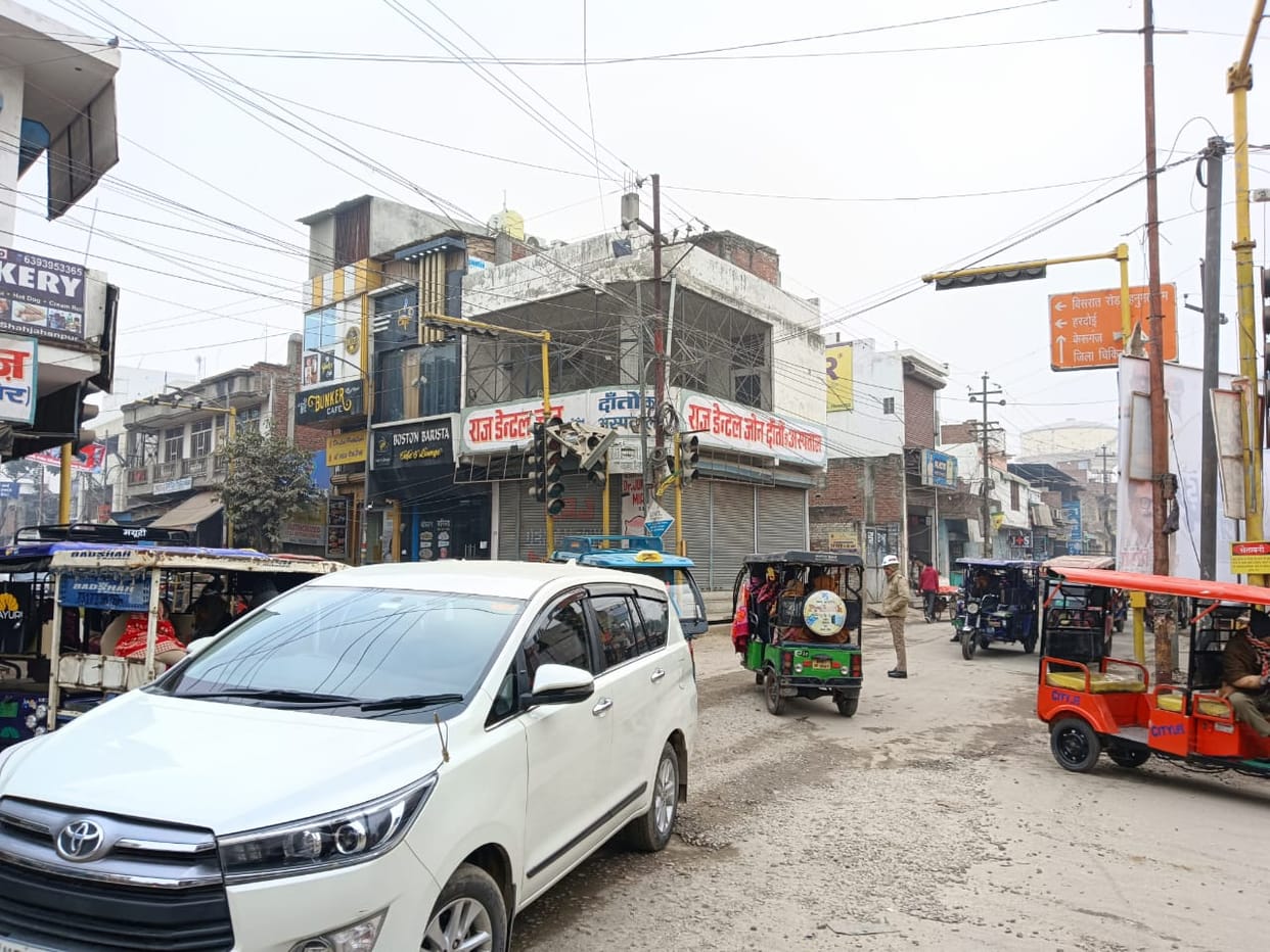 Traffic signals are working only at three intersections out of 13.