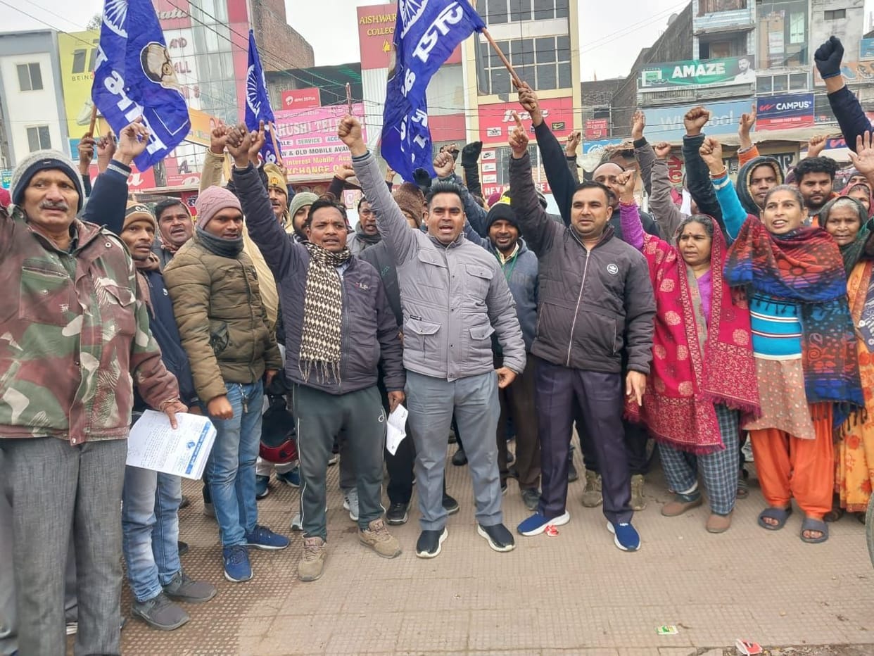 Opposition to parking carts in Ambedkar Park