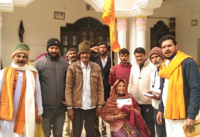 Worshiped Akshat reaches every home, invitations are being given to devotees